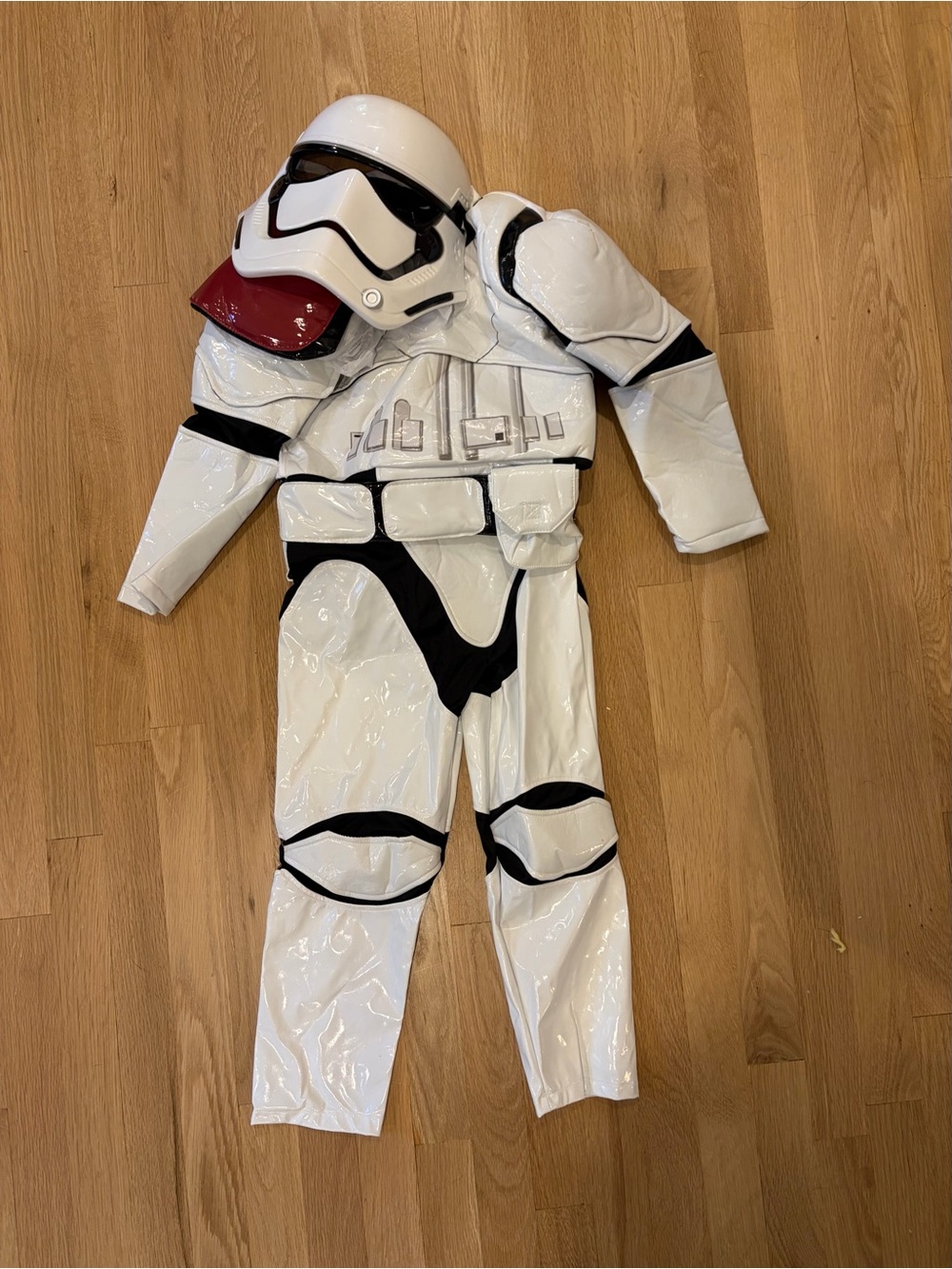 Star Wars Disney Store Storm Trooper Costume size 5/6 NWT